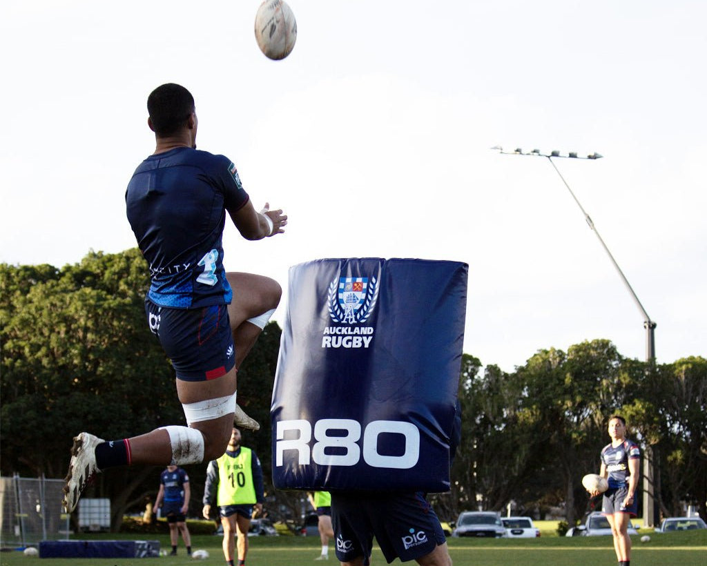 R80 Rugby High Ball Catch Pad Turtle - Red